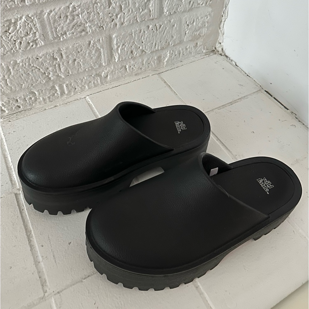 Brooke Mule- Wild Fable